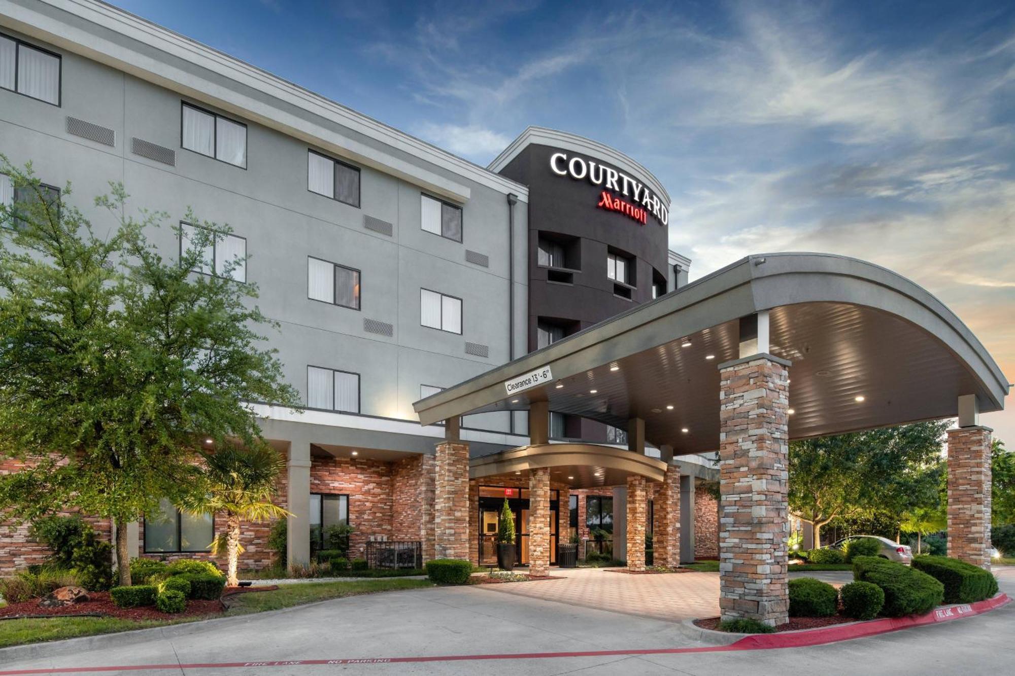 Courtyard Fort Worth West At Cityview Exterior photo